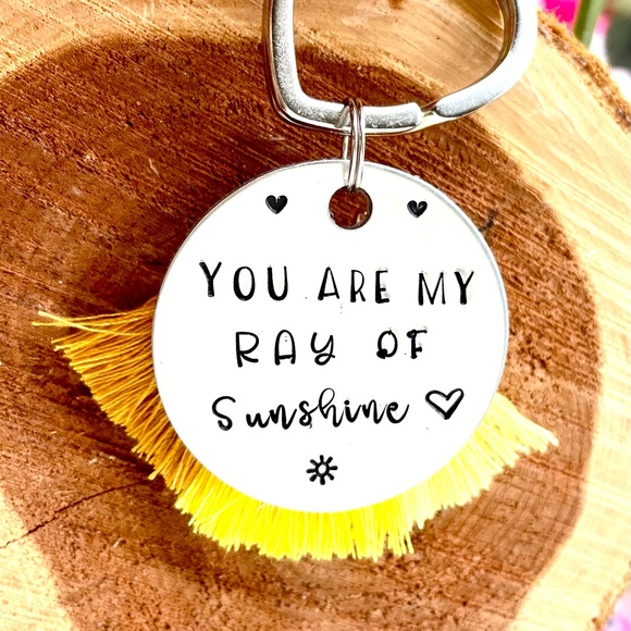 You are my ray of sunshine - Hand stamped gifts - Hand stamped keychain - Sun - Picture 2 of 3